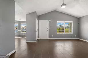 247 Marsh Glen Dr, Jonesboro, GA 30238 - Photo 6