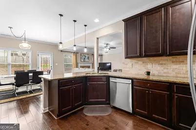 7 Camden Circle, Newnan, GA 30265 - Photo 2