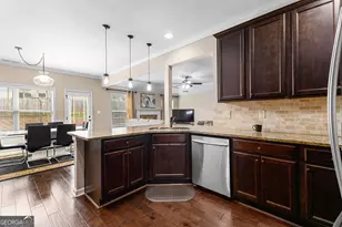 7 Camden Cir, Newnan, GA 30265 - Photo 2