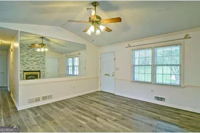 6428 Paradise Point Road, Flowery Branch, GA 30542 - Photo 10