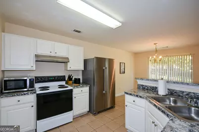 4511 Ravenwood Place # 70, Union City, GA 30291 - Photo 16