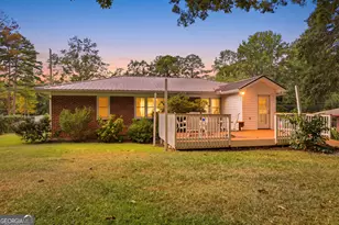 107 Valley Dr, Toccoa, GA 30577 - Photo 2