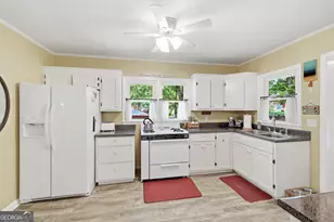 107 Valley Dr, Toccoa, GA 30577 - Photo 12