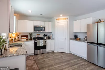 307 Duck Walk Way, Hogansville, GA 30230 - Photo 2