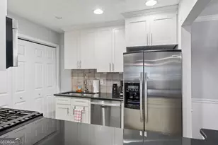 2832 Vinings Central Dr SE, Atlanta, GA 30339 - Photo 10