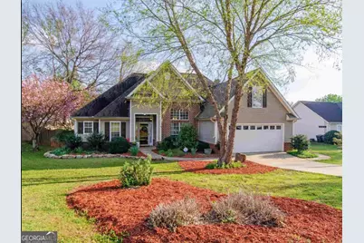 153 Kingsbrook Circle, Newnan, GA 30265 - Photo 2