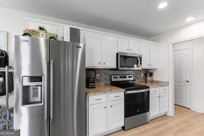 425 Lamplight Drive, Byron, GA 31008 - Photo 10