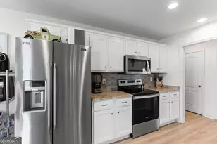 425 Lamplight Dr, Byron, GA 31008 - Photo 10