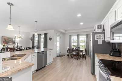 425 Lamplight Drive, Byron, GA 31008 - Photo 12
