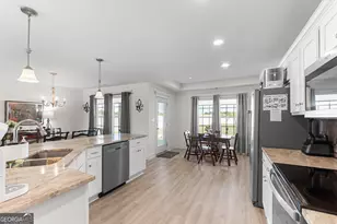 425 Lamplight Dr, Byron, GA 31008 - Photo 12