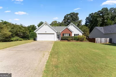 302 Shenandoah Circle, Winder, GA 30680 - Photo 2