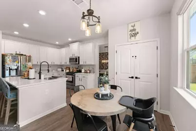 579 Edgemore Road, Canton, GA 30114 - Photo 12