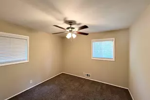 6979 Bruce Cir, Lithonia, GA 30058 - Photo 8