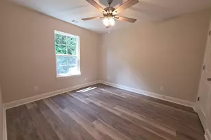 212B Tabor Dr, Warner Robins, GA 31093 - Photo 10