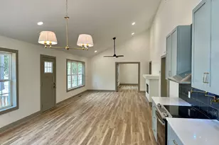 84 N Bowden St, Commerce, GA 30529 - Photo 2