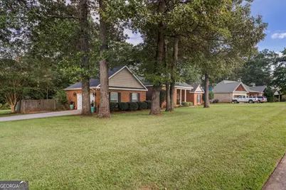 301 Hunts Landing Drive, Kathleen, GA 31047 - Photo 2