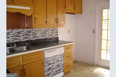 934 Park Place NE, Conyers, GA 30012 - Photo 6