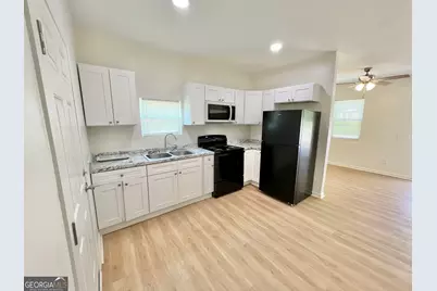 403 Auburn Road, Glennville, GA 30427 - Photo 6
