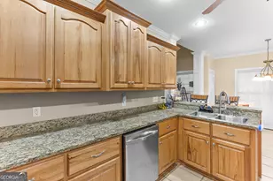 129 Gardenia Dr, Warner Robins, GA 31088 - Photo 14
