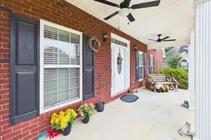 129 Gardenia Dr, Warner Robins, GA 31088 - Photo 2