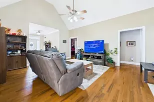 129 Gardenia Dr, Warner Robins, GA 31088 - Photo 10