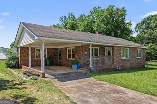 422 Bartson St, Lavonia, GA 30553 - Photo 2