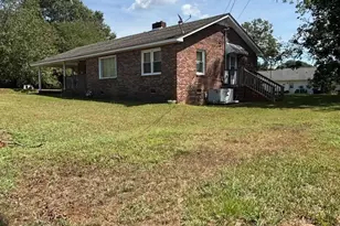 422 Bartson St, Lavonia, GA 30553 - Photo 4