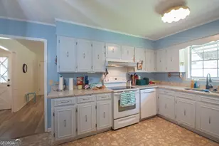 2300 Walnut Ln, Waycross, GA 31501 - Photo 12