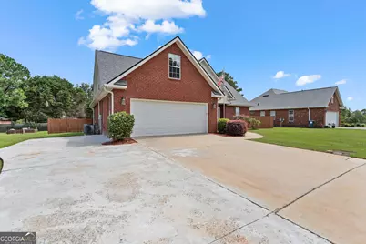 318 Christopher Luke Circle, Perry, GA 31069 - Photo 2