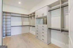 2425 Peachtree Rd NE, Atlanta, GA 30305 - Photo 18