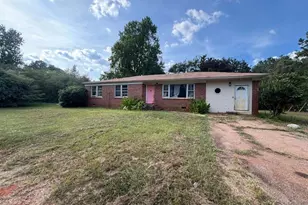 3658 W Point Rd, Lagrange, GA 30240 - Photo 2