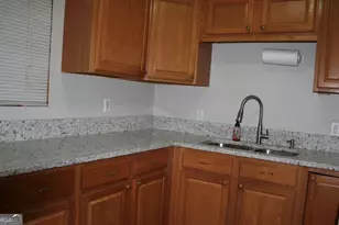6649 Wealthy Ct, Riverdale, GA 30274 - Photo 8