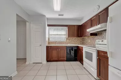 5189 Village Green Way, Alpharetta, GA 30009 - Photo 8