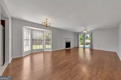 5189 Village Green Way, Alpharetta, GA 30009 - Photo 4