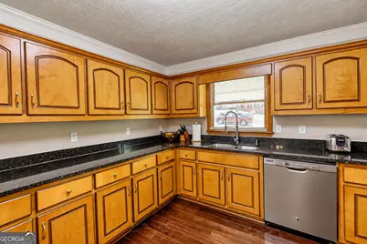 1042 Duke Drive SE, Conyers, GA 30013 - Photo 8