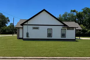 215 E 8th St, Adel, GA 31620 - Photo 4