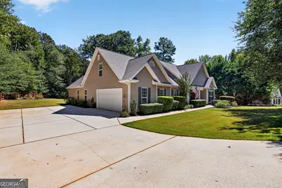 32 Meadows Creek Lane, Senoia, GA 30276 - Photo 2