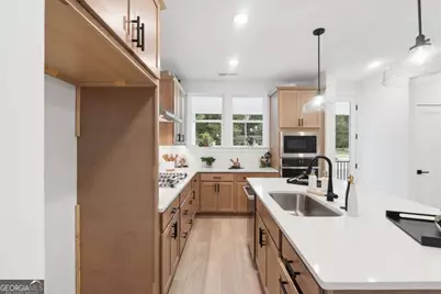 642 Memphis Drive, Scottdale, GA 30079 - Photo 8
