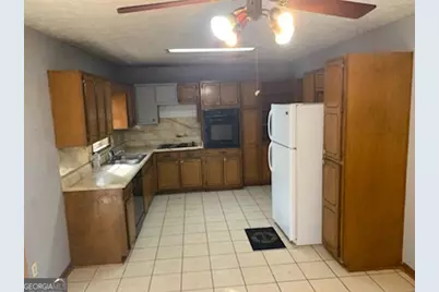 35 Triple Crown Lane, Ellenwood, GA 30294 - Photo 2