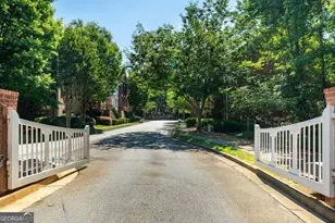 1607 Waters Edge Trail, Roswell, GA 30075 - Photo 2