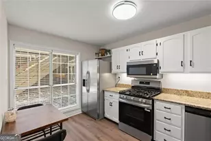 1710 Riverview Dr SE, Marietta, GA 30067 - Photo 10