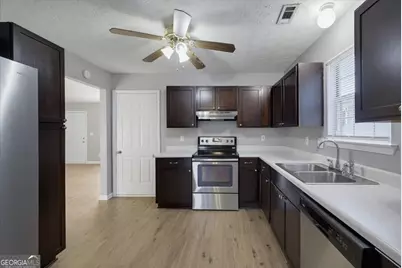 604 Village Way, Stockbridge, GA 30281 - Photo 8