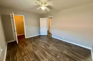 3198 Washington Rd, East Point, GA 30344 - Photo 8