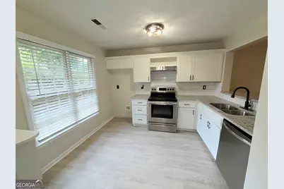 1665 Winchester Way SE, Conyers, GA 30013 - Photo 4