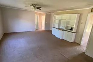 305 W Crockett St, Sylvester, GA 31791 - Photo 4