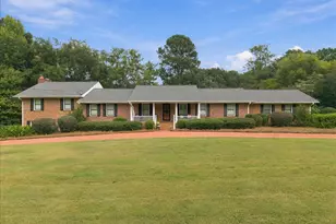 919 Crawford St, Madison, GA 30650 - Photo 2