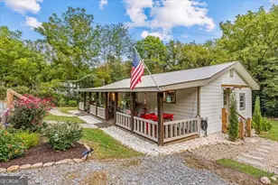 325 Austin St, Blue Ridge, GA 30513 - Photo 2