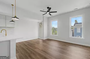 302 Lorch St, Savannah, GA 31401 - Photo 4