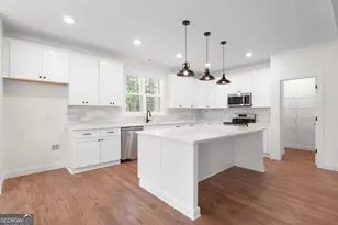 2424 Fischer Rd, Sharpsburg, GA 30277 - Photo 20