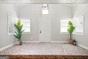 559 Shawnee Cir, Byron, GA 31008 - Photo 6